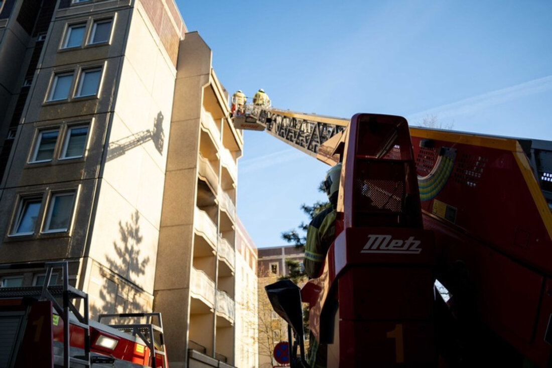 Am 10. Oktober 2025 brach ein Brand in einem Wohnhochhaus in Großzschachwitz aus. Rund 40 Feuerwehrkräfte sind im Einsatz.