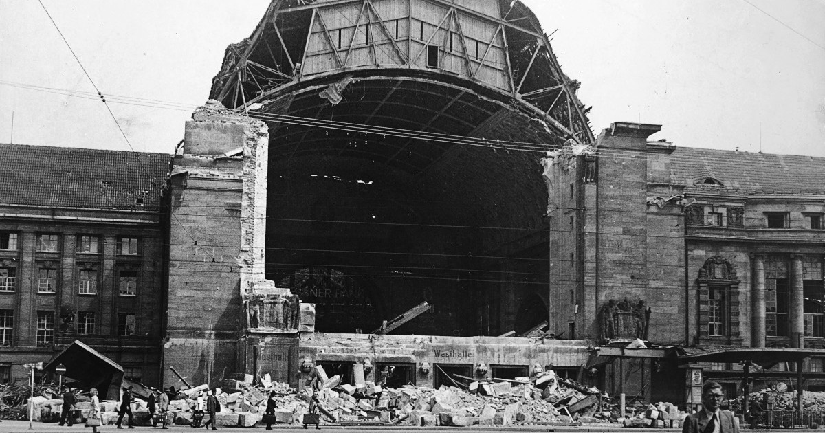 Fotoausstellung zum 75. Jahrestag der Befreiung der Stadt Leipzig – Stadt Leipzig