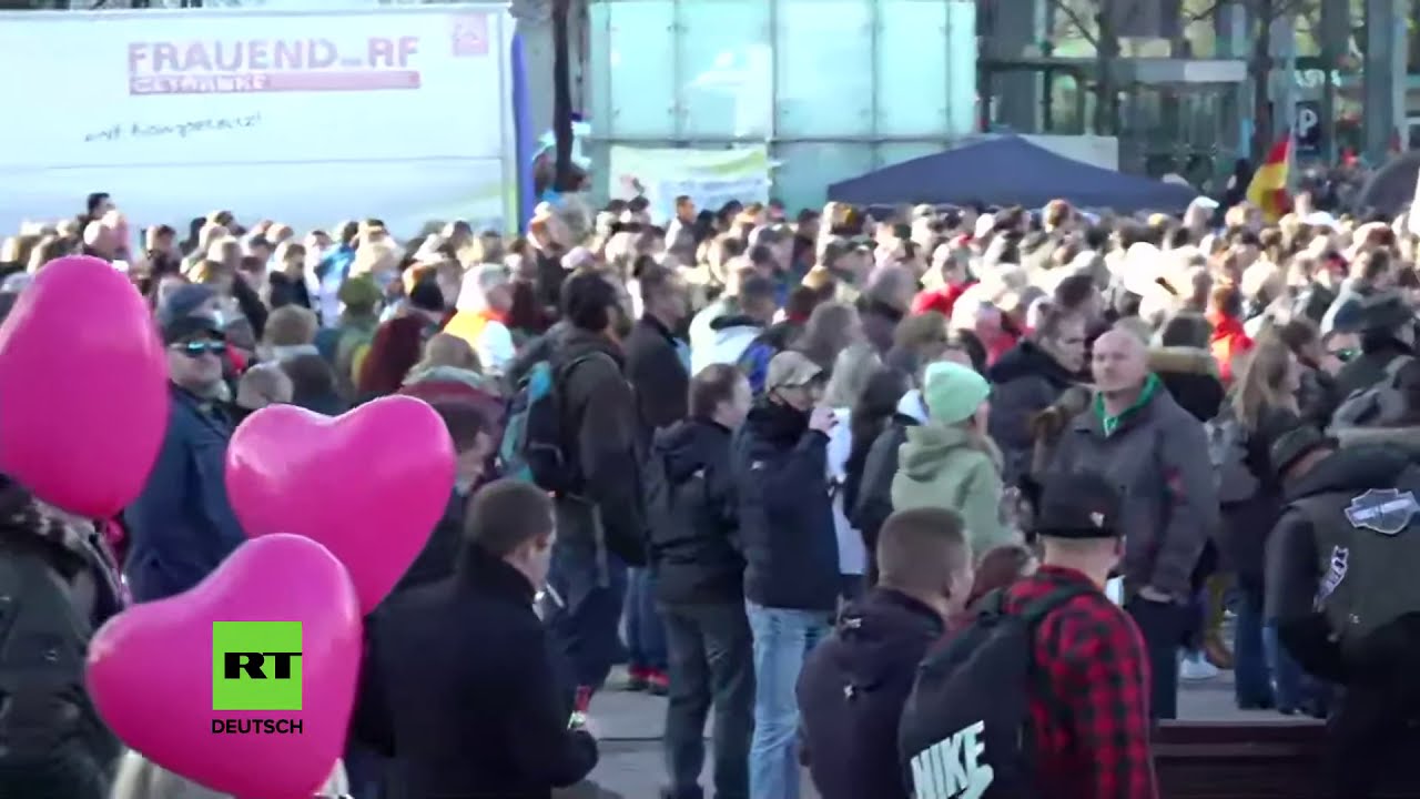 LIVE: Demonstration gegen die Koronabeschränkungen in Leipzig