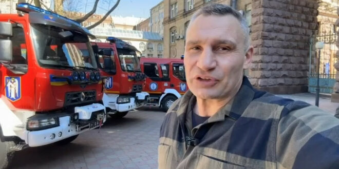 Feuerwehrfahrzeuge in Kiew eingetroffen - Vitali Klitschko bedankt sich