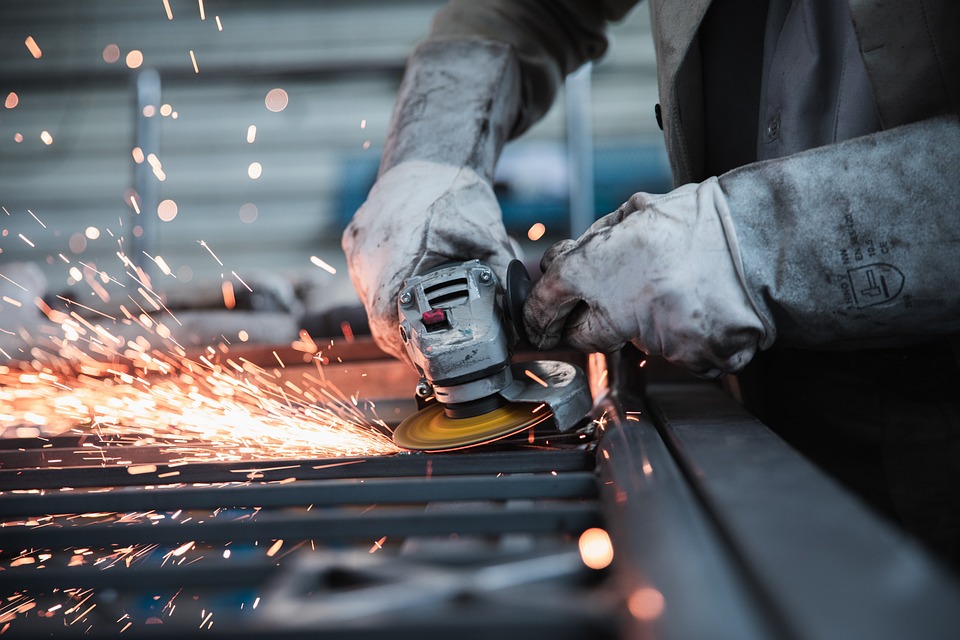 Roßweiner Werkstätten zeigen sich beim Schichtwechsel als Partner der Industrie