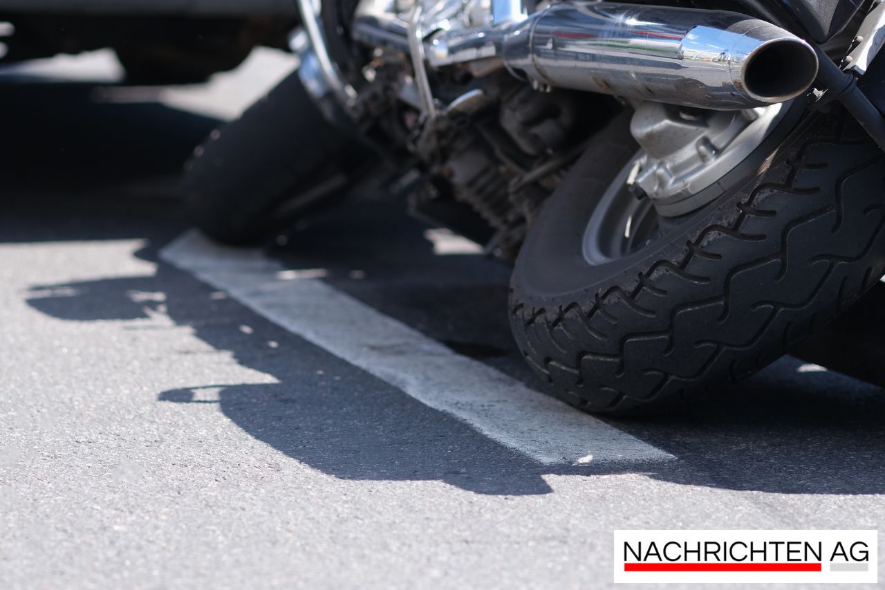 Tragischer Unfall: 28-jähriger Motorradfahrer stirbt auf K26 bei Schönau
