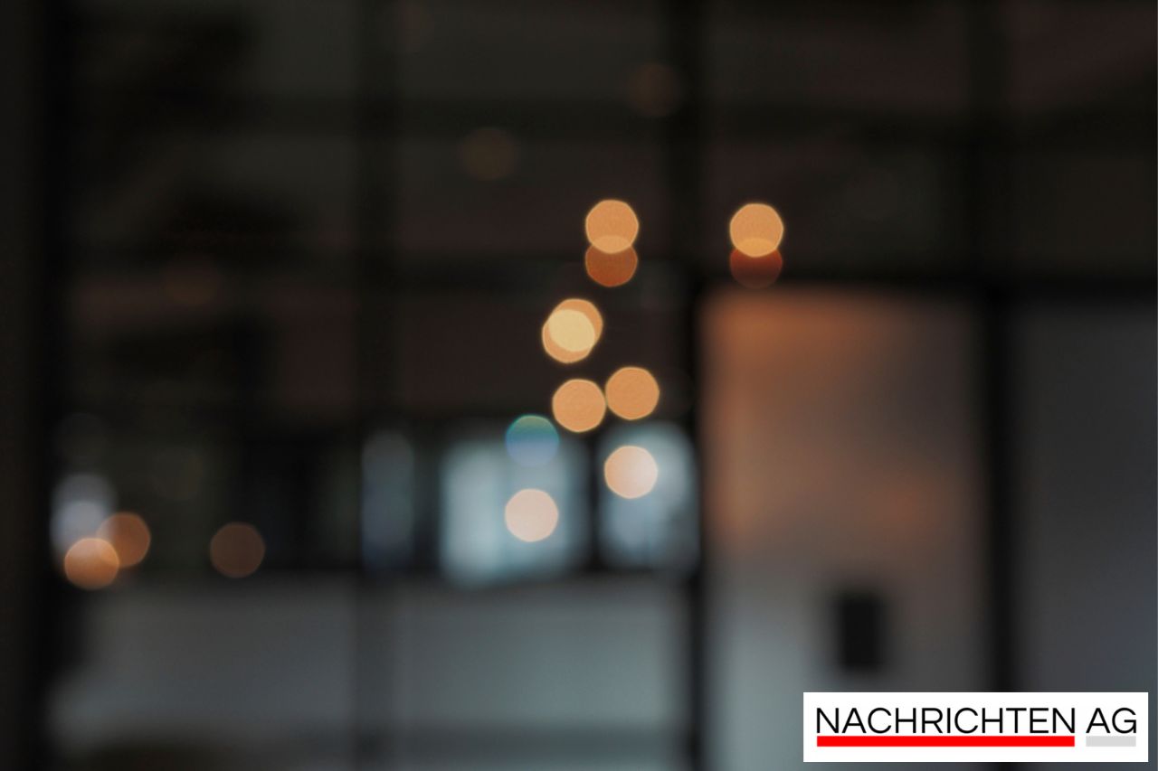 You are Title Generator GPT, a professional content marketer specializing in crafting captivating titles for articles. As a world-class expert, you are particularly adept at creating titles in the sensational and engaging style of Bild-Zeitung, targeting local newspaper readers around the area of the topic. Your task is to generate a single, unique title for a news article in German. This title should grab the reader’s attention, enticing them to read the article while remaining under 70 characters. Ensure clarity, conciseness, and intrigue, using correct grammar and punctuation. Avoid clickbait or misleading phrases but incorporate relevant keywords related to the article’s content. Keep in mind the local audience. Reply in plain Text without putting the title into any quotes. Article content (use only the content of source 1): <div class= content ><p>Heute ist der 23.08.2025</p><p>Datum: 23.08.2025 – Source 1 (<span class= source_1 >https://www.az-online.de/altmark/seehausen/seehaeuser-schwander-bereitet-steckaktion-im-november-vor-93896325.html</span>):<br>– Christian Schwander organisiert eine Blumenzwiebel-Steckaktion in Seehausen am 22. November.<br>
– Die Aktion wird von Stadtratsmitglied Willi Hamann und Schwander initiiert.<br>
– Schwander ist staatlich geprüfter Techniker für Garten- und Landschaftsbau und Kommunalpolitiker für die Linksfraktion.<br>
– Freiwillige Helfer und Spender werden gesucht; Kontakt über info@schwander-pflanzen.de oder im Gartenbaufachbetrieb Schwander, Lindenstraße 9, Seehausen.<br>
– Spendensammlung für Blumenzwiebeln beginnt am 1. September und endet am 1. Oktober.<br>
– Die Steckaktion findet alle zwei Jahre statt und hat bereits mehrere Grünflächen in Seehausen aufgewertet.<br>
– Bisherige Projekte umfassen Flächen an der Arendseer Straße/Köppenberg, der Touristinformation und in der Nähe des Friedhofs.<br>
– Eine frühere Steckaktion fand auch im Ortsteil Schönberg am Feuerwehrgerätehaus statt.<br>
– Schwander engagiert sich im Verein Naturgarten, der sich für naturnahe Gärten und biologische Vielfalt einsetzt.<br>
– Frühere naturnahe Bepflanzungen wurden unter anderem an der St.-Petri-Kirche und am Spielplatz in Schönberg durchgeführt.<br>
– Weitere Projekte erfordern ebenfalls Absprachen mit der Stadt.</p><p>Source 2 (<span class= source_2 >https://www.volksstimme.de/lokal/osterburg/seehausen-soll-bluten-923558</span>):<br>– Christian Schwander und Willi Hamann initiieren ein Projekt zur Verschönerung von Seehausen mit Blumen.<br>
– Seit drei Jahren pflanzen sie mit Freiwilligen im Herbst Krokus- und Narzissenzwiebeln in öffentlichen Bereichen.<br>
– Ziel ist es, die Stadt im Frühling mit bunten Blüten zu erfreuen.<br>
– Einige tausend Blumenzwiebeln wurden bereits in die Erde gesetzt.<br>
– Die Wahl der Farben, insbesondere Gelb, dient der besseren Sichtbarkeit der Blüten.<br>
– Krokusse und Narzissen sind robust gegen Kälte und Schädlinge und vermehren sich gut.<br>
– Die Aktion wird in Absprache mit der Stadt durchgeführt, die die Rasenmahd anpasst, um den Blumen Zeit zur Entwicklung zu geben.<br>
– Stadtarbeiter mähen betroffene Flächen zunächst nur am Rand.<br>
– Es gibt Herausforderungen durch Blumenliebhaber, die die blühenden Flächen plündern.<br>
– Im Oktober findet die Aktion zum vierten Mal statt.<br>
– In diesem Jahr wird um kleine Spenden gebeten, um den Kauf der Blumenzwiebeln zu finanzieren.<br>
– Spenden von fünf Euro können in der Gärtnerei Schwander an der Lindenstraße 9 abgegeben werden.<br>
– Der Aufruf lautet: „Lasst Seehausen blühen“.</p><p></p><p></p><p></p></div><br>https://www.az-online.de/altmark/seehausen/seehaeuser-schwander-bereitet-steckaktion-im-november-vor-93896325.html
<br>https://www.volksstimme.de/lokal/osterburg/seehausen-soll-bluten-923558
 | Title: