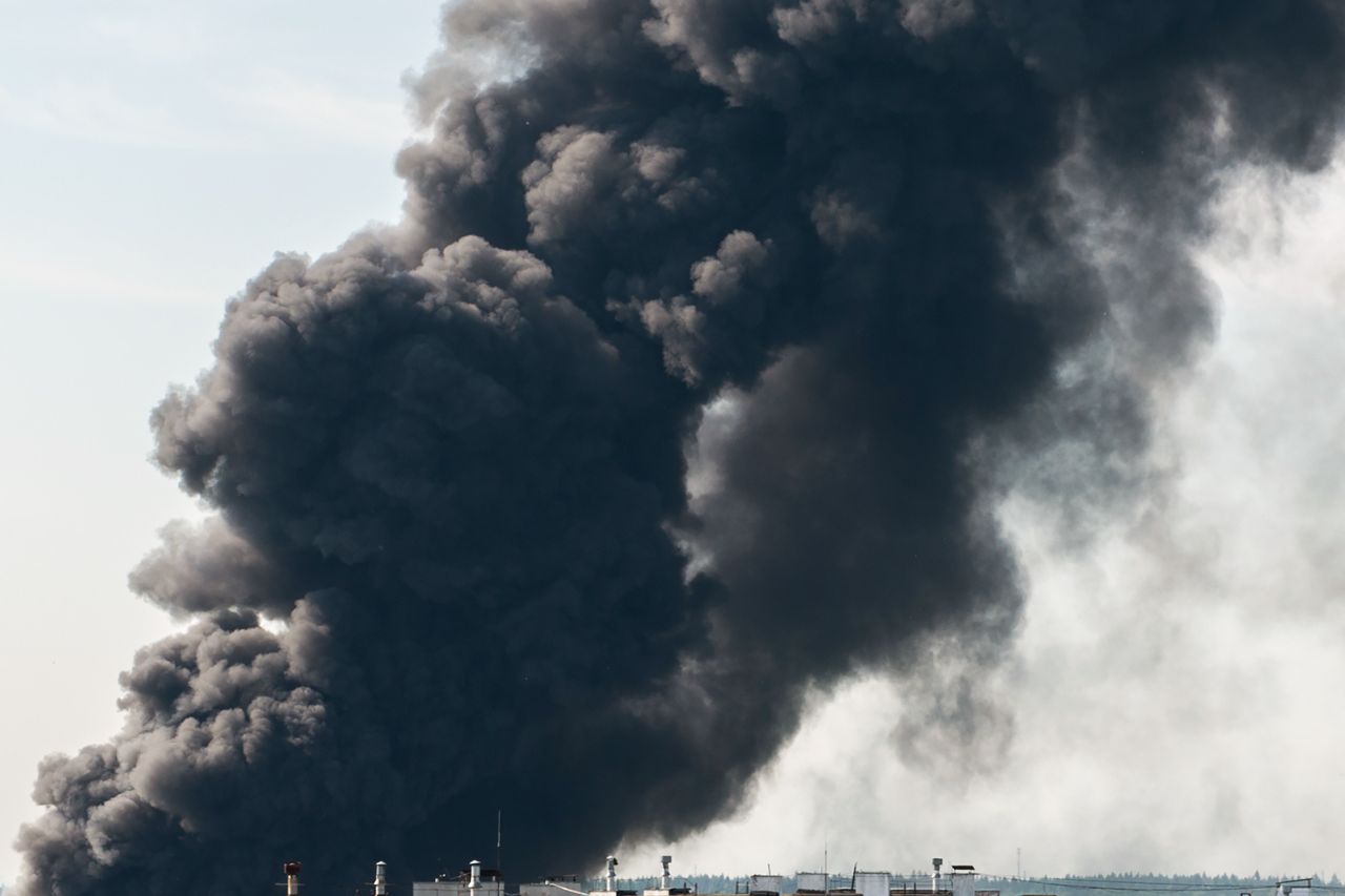 Großbrand in Hille-Holzhausen: Ursache rätselhaft, Millionen-Schaden!