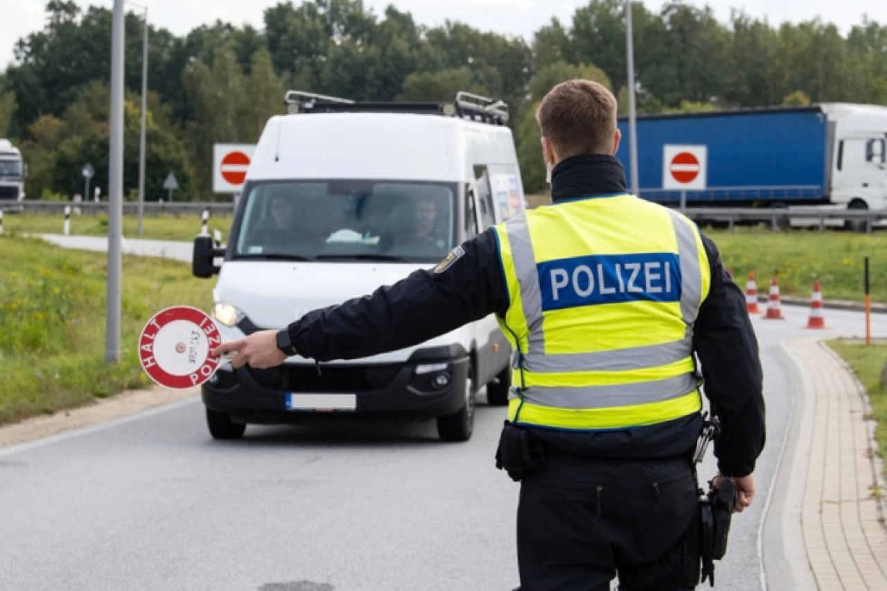 Grenzkontrolle in Ludwigsdorf: 25 Gesuchte aus 8 Nationen festgenommen!