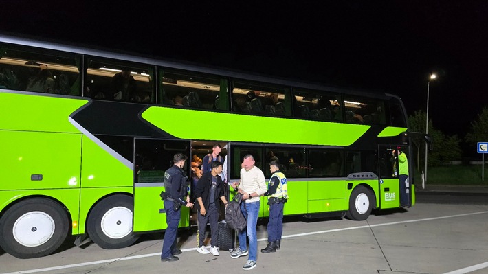 Busfahrer aus Rumänien ohne gültigen Führerschein entdeckt!